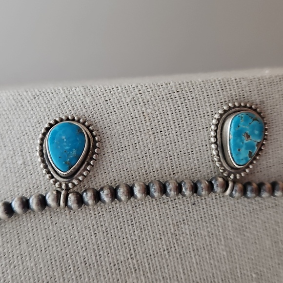 White Water Turquoise Desert Beads - Picture 4 of 6